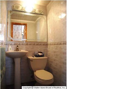 646 Seaview Ave, Staten Island, NY 10305 - photo 7