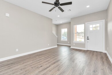 5262 Ella Blvd unit 703, Houston, TX 77018 - photo 4