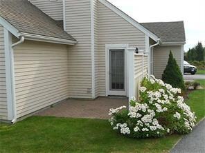 416 Corey Ln, Middletown, RI 02842 - photo 3