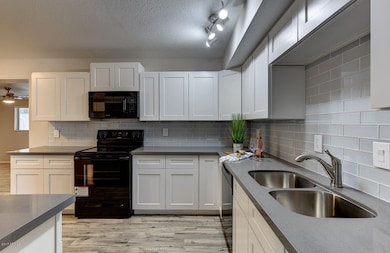 IMG_2532_3_4_5_6_7_8Interior01