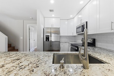 401 Cypress Way W, Palm Springs, FL 33406 - photo 6