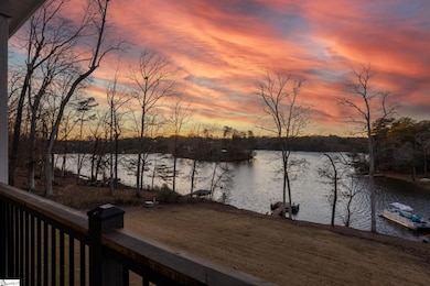 300 Lakecrest Dr, Greer, SC 29651 - photo 4