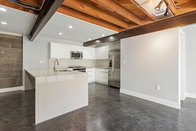 2005 Portsmouth St unit C, Houston, TX 77098 - photo 6