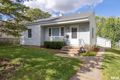 1636 W Columbia Ave, Davenport, IA 52804 - photo 2