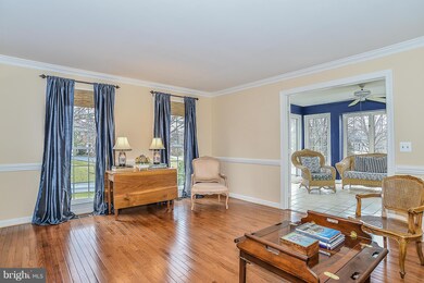 6185 Snowhill Ct, Centreville, VA 20120 - photo 5