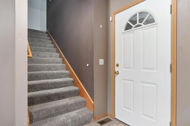 977 S Hedge Dr-3