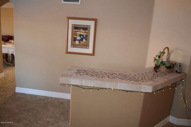 SERVING BAR/BUFFET