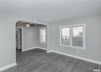 2118 N Myrtle St, Davenport, IA 52804 - photo 4