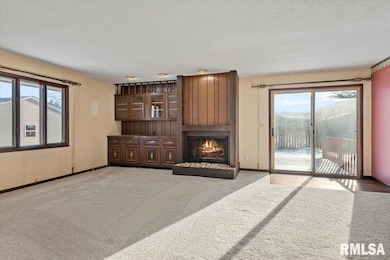 2540 Delaware Dr, Springfield, IL 62702 - photo 2