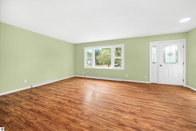 1903 Maple Dr, Traverse City, MI 49686 - photo 4