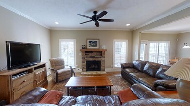 957-Kate-Dr-08092022_064559