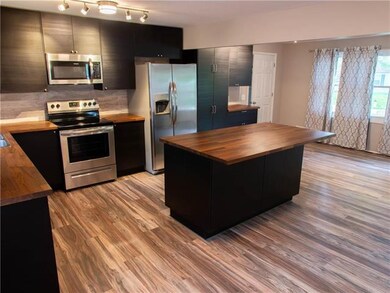 6126 Earnshaw St, Shawnee, KS 66216 - photo 5