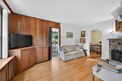 47 10th St, Locust Valley, NY 11560 - photo 5