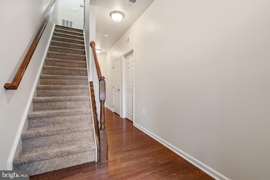 22569 Norwalk Square, Ashburn, VA 20148 - photo 4
