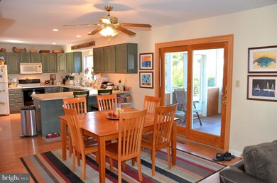 1619 Chesapeake Ln, Edgewater, MD 21037 - photo 4