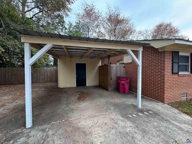 33 Mitchell St unit B, Hawkinsville, GA 31036 - photo 2