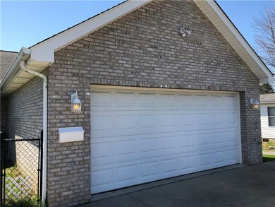 2 CAR INTEGRAL GARAGE WITH SPACE FOR 4+ MORE!
