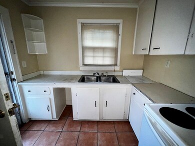 908 Parker St, Americus, GA 31709 - photo 3