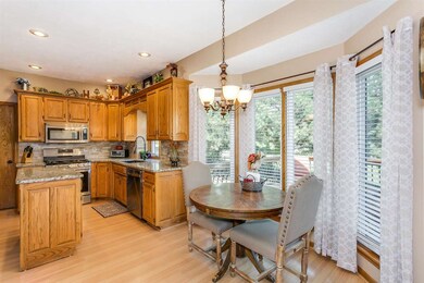 Kitchen Breakfast Area