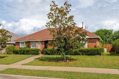 2514 Daisy Ln, Rowlett, TX 75089 - photo 2