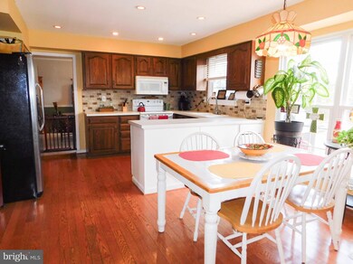 878 Mystic Ln, Norristown, PA 19403 - photo 5