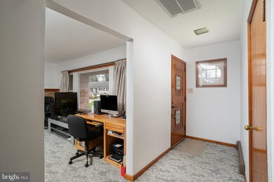 61 Edgewood Rd, Bordentown, NJ 08505 - photo 3