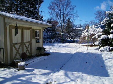 shed, lot size is 71 x 130