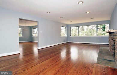 6832 Tulip Hill Terrace, Bethesda, MD 20816 - photo 5