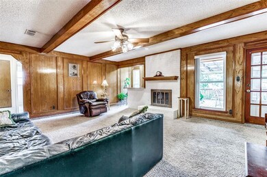 Spacious living room