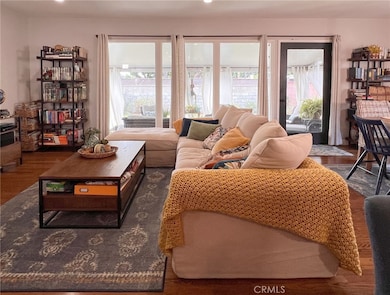 6110 E Walton St, Long Beach, CA 90815 - photo 2