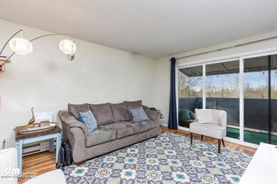 Living Room 20190503-DW-49739-SMALL