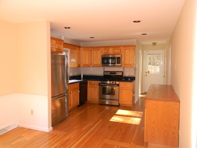 34 Pleasant St unit 5, Wellesley, MA 02482 - photo 5