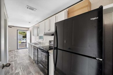 16731 U S 301 unit SA022, Dade City, FL 33523 - photo 4