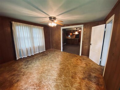 402 W Denison Ave, Bonham, TX 75418 - photo 5