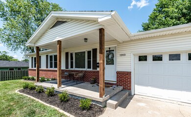 1203 Perry (35)