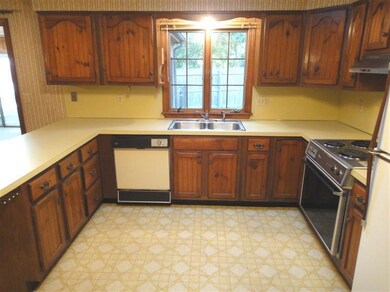 27 Cedar St, Cotuit, MA 02635 - photo 6