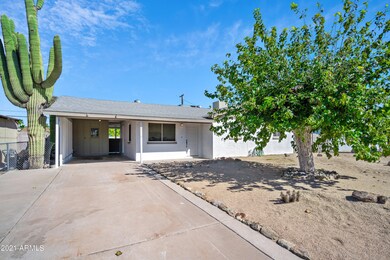 EM008819