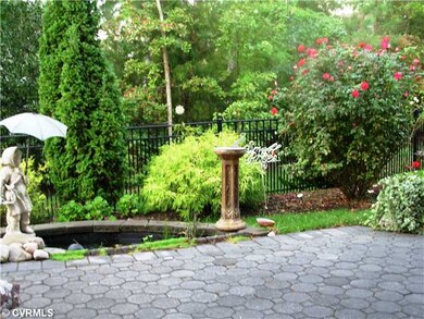 Yard/Garden - This peaceful patio is PARADISE...Im