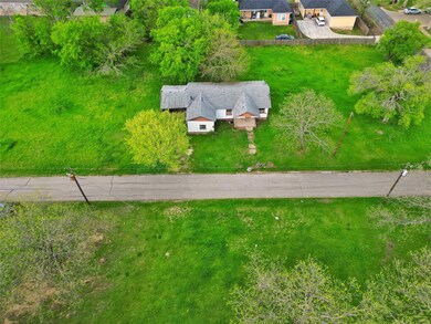 1505 N Johnson St, Ennis, TX 75119 - photo 3