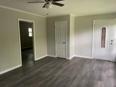 204 Parkview Dr, McMinnville, TN 37110 - photo 5