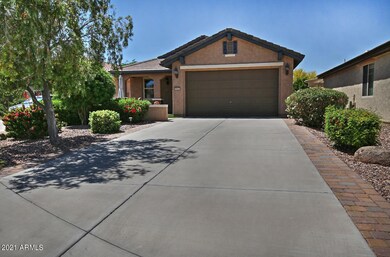 6523 W Mockingbird Way-large-003-036-Ext