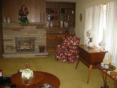 665 Diamond Ave, Indiana, PA 15701 - photo 5