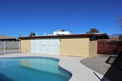 poolback
