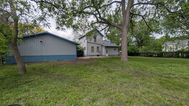 112 Pine St, Peterson, IA 51047 - photo 3