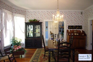 802 W San Antonio St, San Marcos, TX 78666 - photo 5