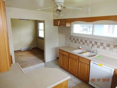 3221 Strong St, Highland, IN 46322 - photo 4