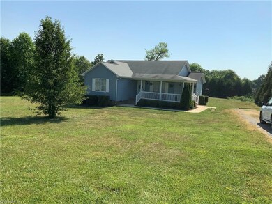 2565 Cordie Dr, Asheboro, NC 27205 - photo 2