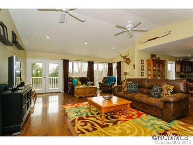 196 Ridgewood Acres Dr, Hendersonville, NC 28792 - photo 5