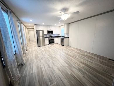 25648 Nuway Ave unit 157, Warren, MI 48091 - photo 2