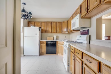 124 Middlesex Rd, MerriMacK, NH 03054 - photo 2